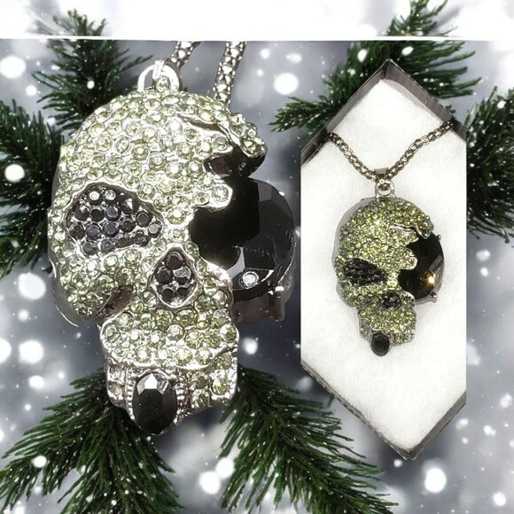 Black Crystal Skull Pendant Necklace Rhinestone Gift Boxed Goth Punk Jewelry - Picture 1 of 9